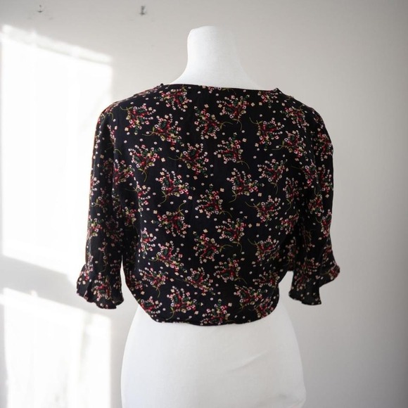 Lulu's Floral Bolero - Picture 3 of 3